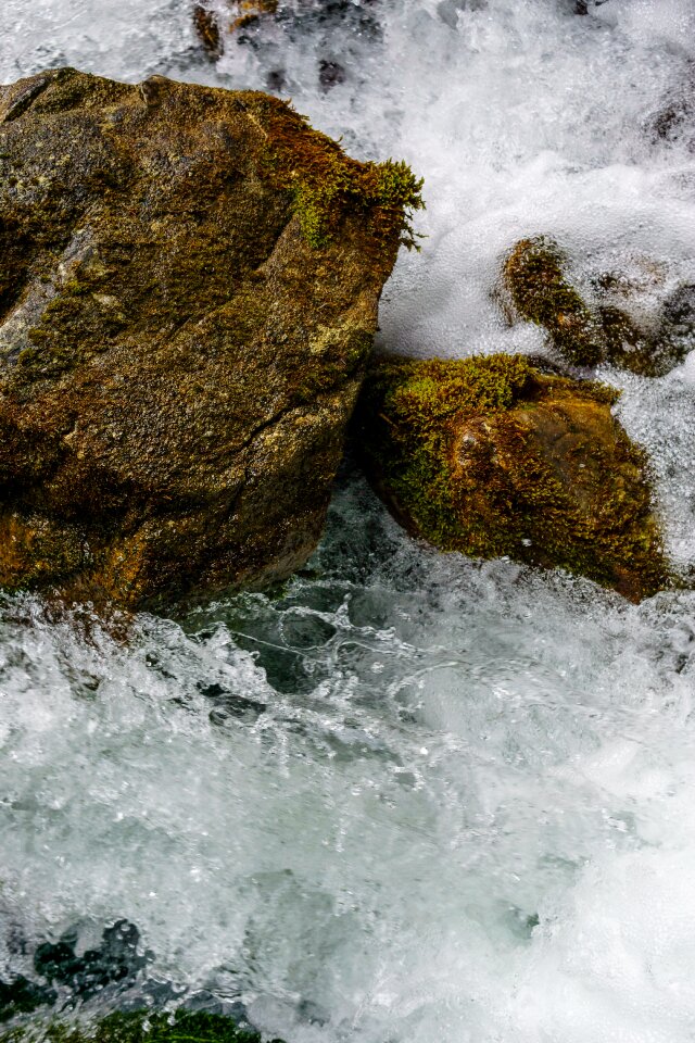 Rock wet wild - Free Stock Photos | Creazilla