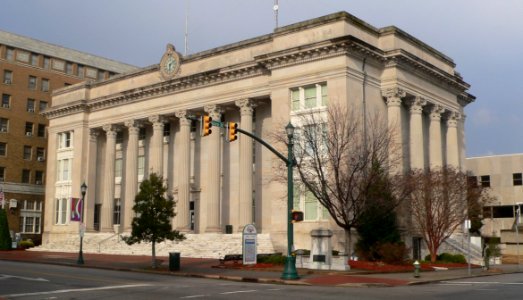 Wilson County NC courthouse from SSW 1