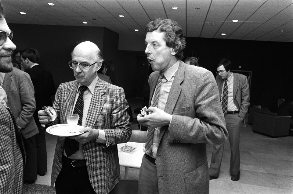 Wim Spit (voorzitter NKV) en Wim Kok (voorzitter FNV) tijdens de lunch van het a, Bestanddeelnr 930-6923