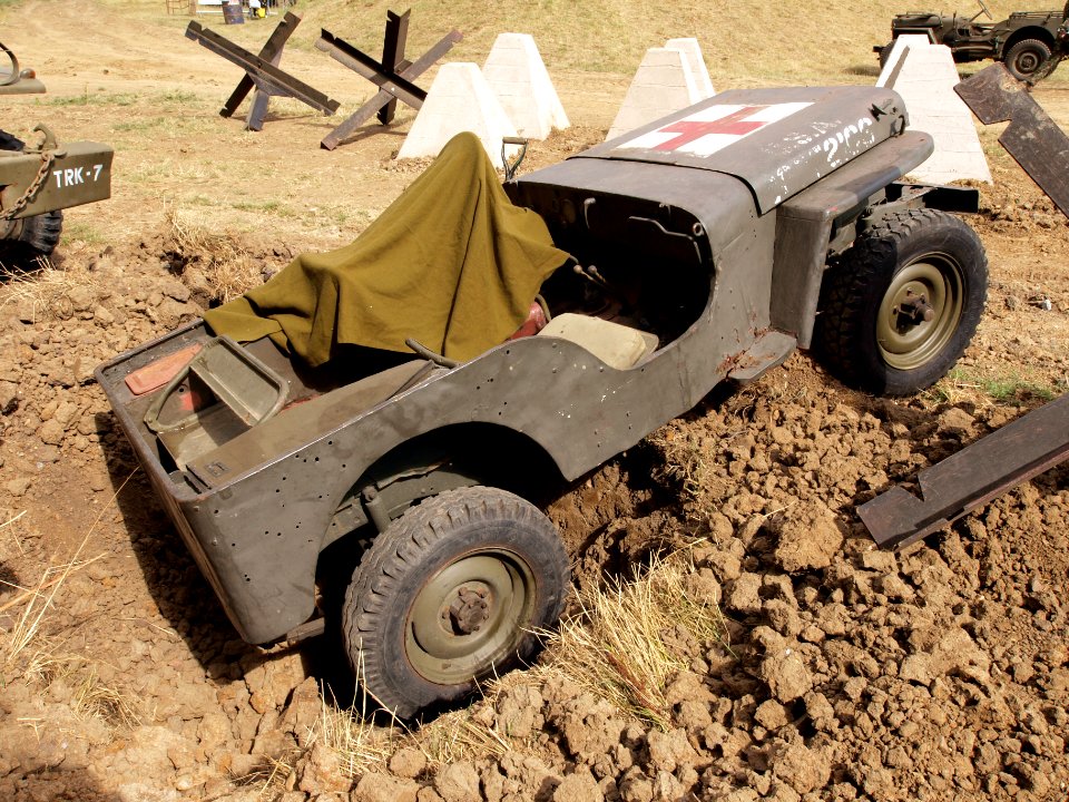 Willys MB or Ford GPW ambulance simulated hitting a mine pic1