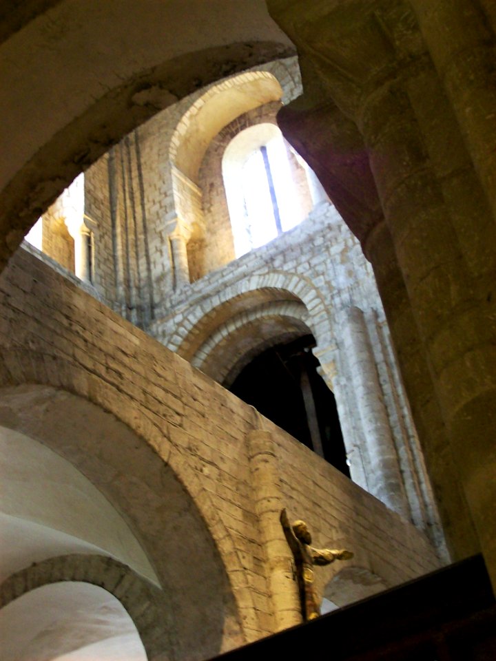 Winchester Cathedral, romanesque arches