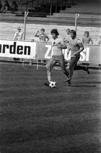 Wim van Hanegem naar AZ 1967 , Wim van Hanegem tijdens training, Bestanddeelnr 928-7389