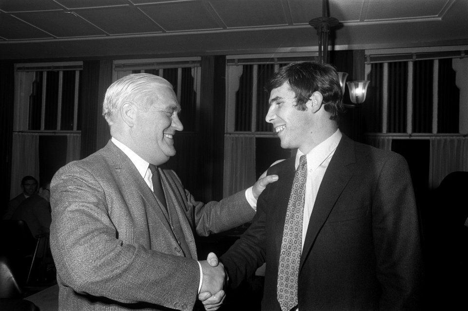 Wim van Hanegem verschijnt voor de Commissie van Beroep van de KNVB te Utrecht. , Bestanddeelnr 922-9501