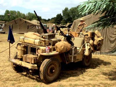 Willys MB or Ford GPW in desert camo pic1