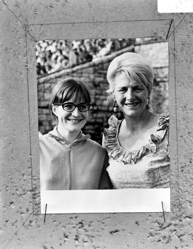 Wilma van der Berg met Fanny Blankers-Koen, Bestanddeelnr 921-5048