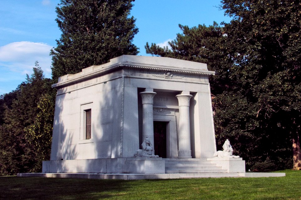 Winter Mausoleum, Allegheny Cemetery, 2015-07-20, 02