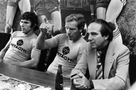 Wim van Hanegem naar AZ 1967 , v.l.n.r. tijdens persconferentie Wim van Hanegem, Bestanddeelnr 928-7388