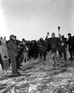 Winnaar Reinier Paping uit Dedemsvaart door de finish te Leeuwarden, Bestanddeelnr 914-7240