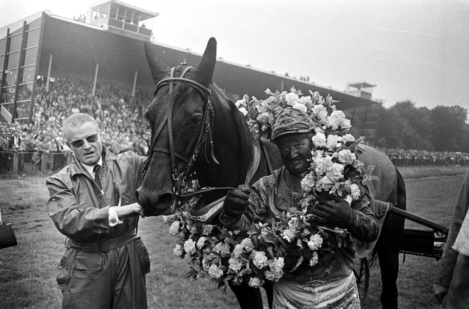Winnaar, het paard Quand Meme J, gereden door Pierre Arson, Bestanddeelnr 920-4345