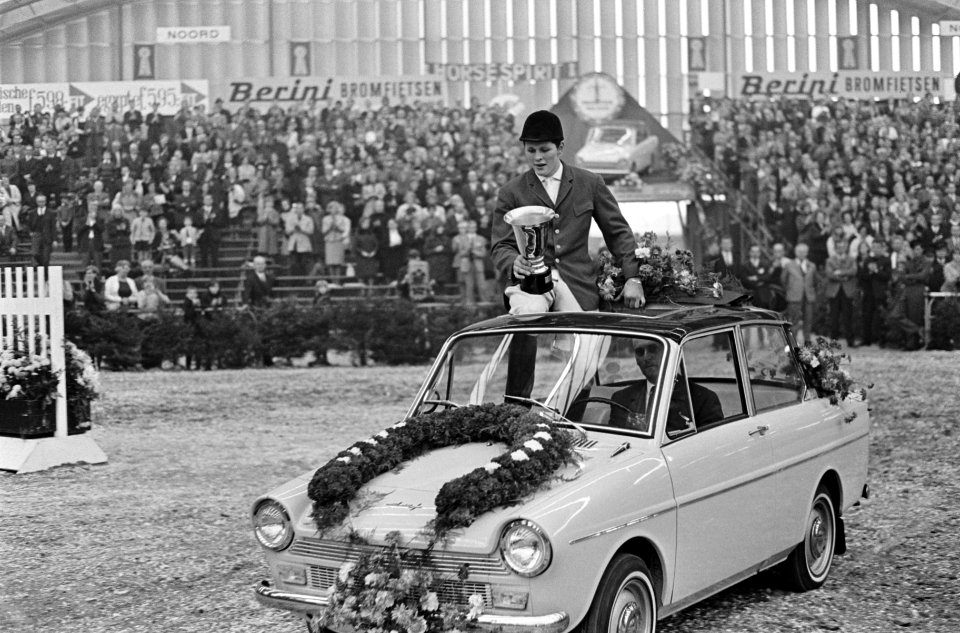 Winnaar van Grote Prijs van Amsterdam, Gerd Wildfang, tijdens zijn huldiging in , Bestanddeelnr 918-3536