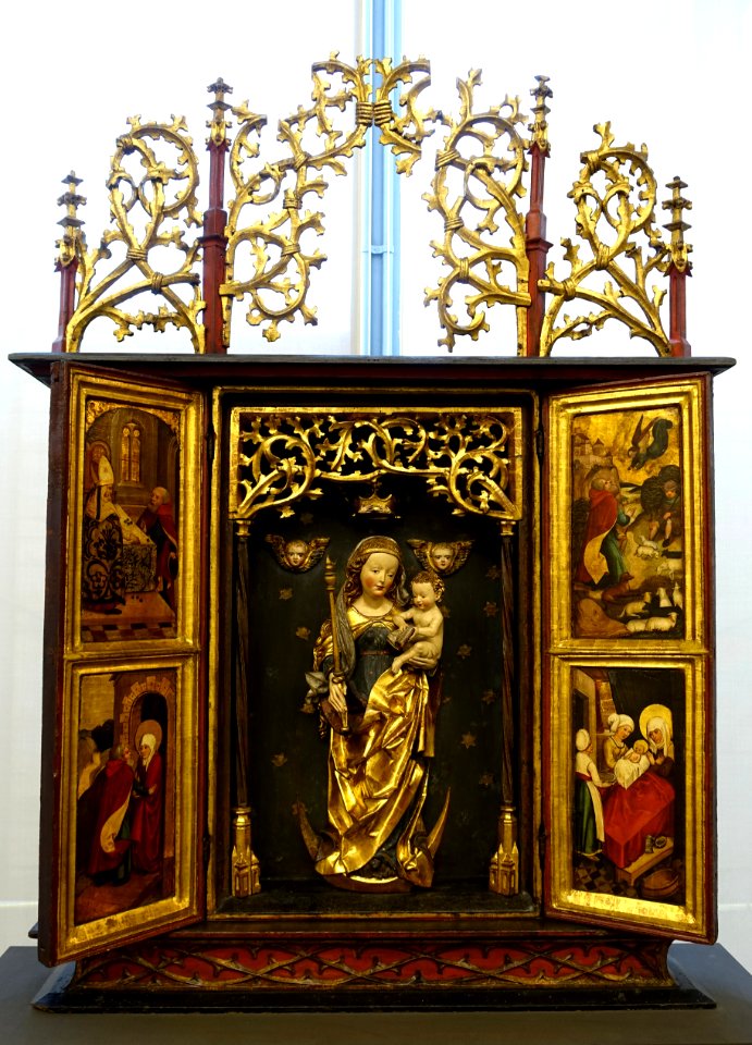 Winged altarpiece, from the Hauskapelle des Nurnberger Anwesens zum Goldenen Schild, Nuremberg, 1501, limewood sculpture, pine - Germanisches Nationalmuseum - Nuremberg, Germany - DSC03246