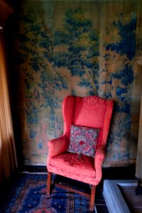 Wing-back armchair, 1770-1780, mahogany and damask - Packwood House - Warwickshire, England - DSC08953