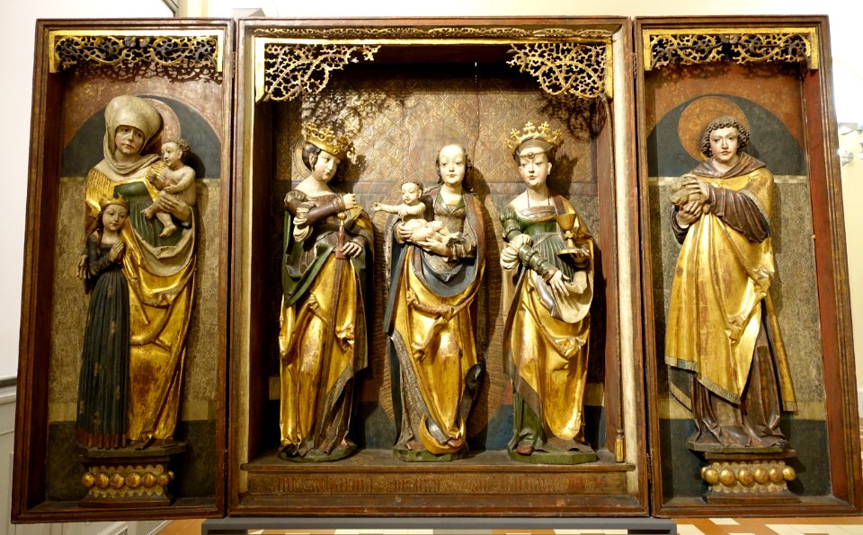 Winged Altarpiece with the Virgin and Child, St. Anne, and other Saints, Vogtland, c. 1520, figures of linden wood - Bode-Museum - DSC03584