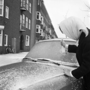 Winter, ijs, kou, vrouwen, auto's, Bestanddeelnr 918-4718