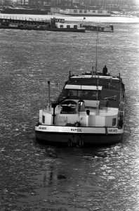 Winter, ijs, binnenvaart, scheepvaart, Bestanddeelnr 918-4835