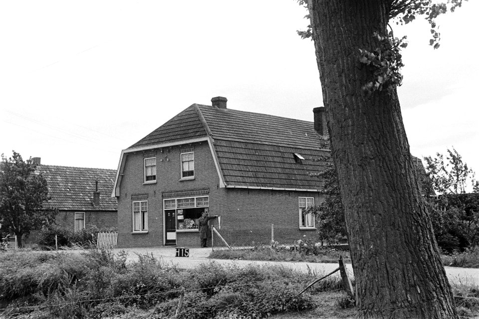 Winkel en woonhuis te Horssen (ruilverkaveling Maas en Waal), Bestanddeelnr 170-2196