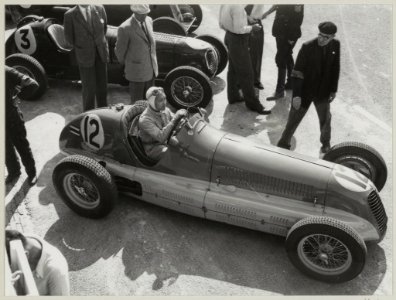 Winnaar van de eerste Grand Prix van Zandvoort Prins Bira van Siam(Thailand). NL-HlmNHA 54014385 1