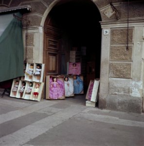 Winkel met poppen in Ascona, Bestanddeelnr 254-6054