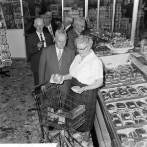 Winkel De Gruyter (opdracht De Gruyter ), reportage, Bestanddeelnr 914-2713