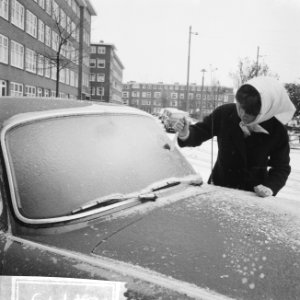 Winter, ijs, kou, vrouwen, auto's, Bestanddeelnr 918-4719