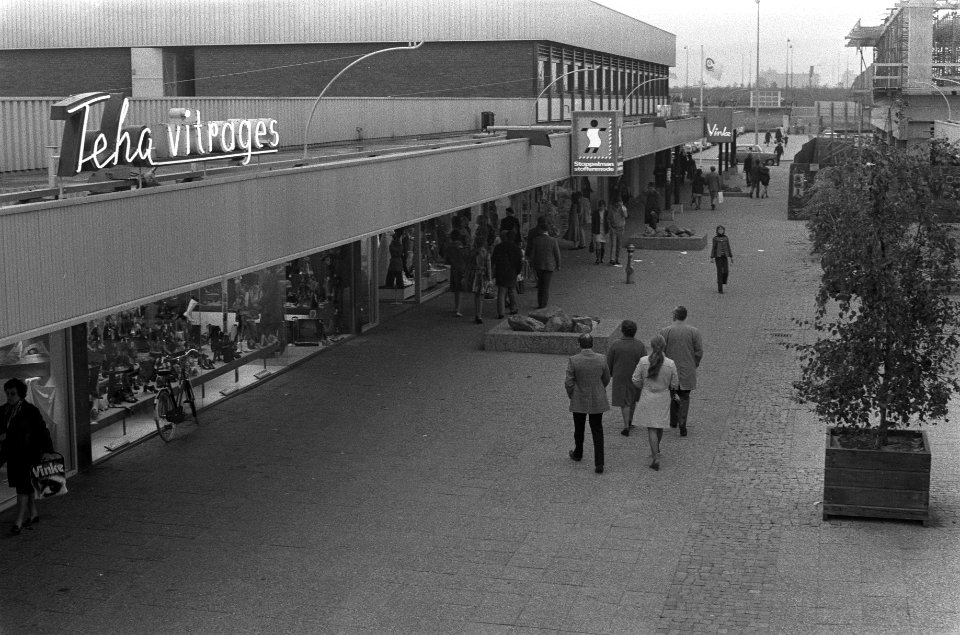 Winkelcentrum Buikslotermeerplein, Amsterdam Noord, Bestanddeelnr 925-0719