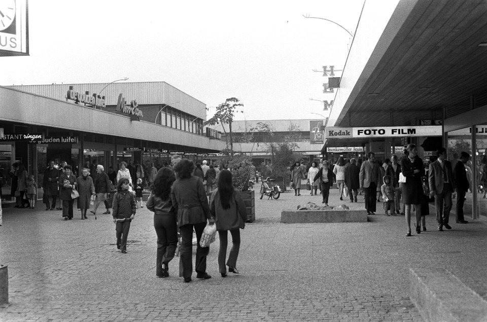 Winkelcentrum Buikslotermeerplein, Amsterdam Noord, Bestanddeelnr 925-0715