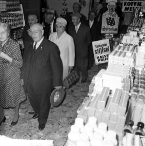 Winkel De Gruyter (opdracht De Gruyter ), reportage, Bestanddeelnr 914-2710