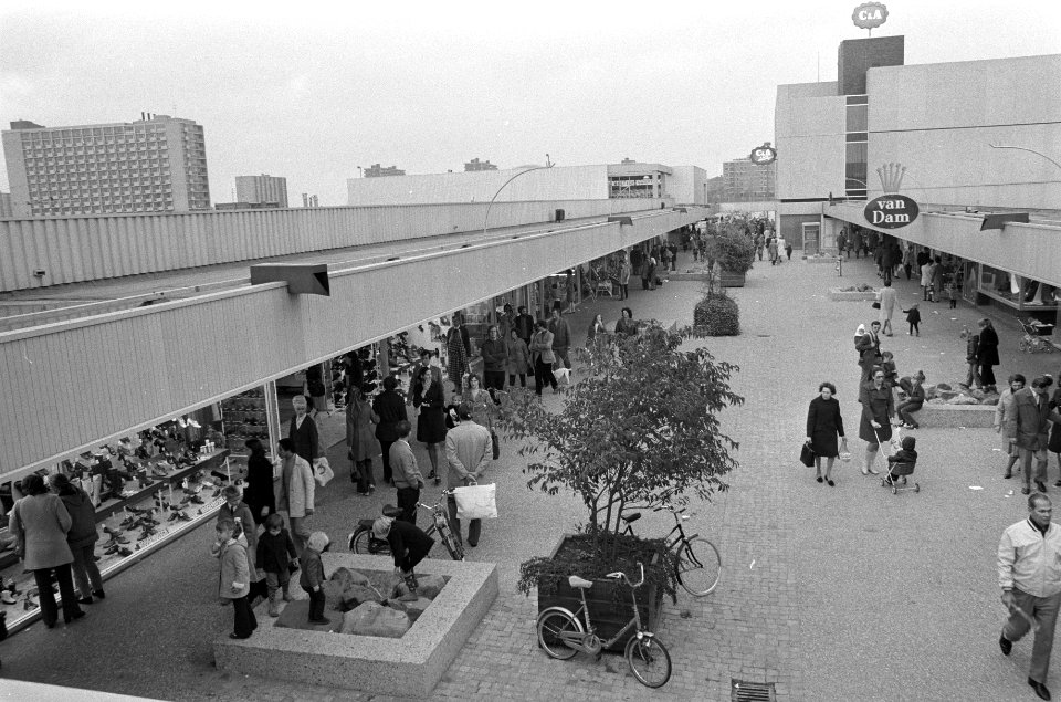 Winkelcentrum Buikslotermeerplein, Amsterdam Noord, Bestanddeelnr 925-0710