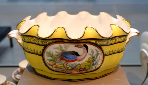 Wine glass coolers, painters Francoise-Philippine Descoins and Michel-Gabriel Commelin, 1 of 3, Sèvres porcelain, 1794, soft-paste porcelain - Wadsworth Atheneum - Hartford, CT - DSC05482