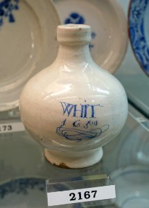 Wine bottle, London (probably Southwark), England, 1650, tin-glazed earthenware, HD 2167 - Flynt Center of Early New England Life - Deerfield, Massachusetts - DSC04378