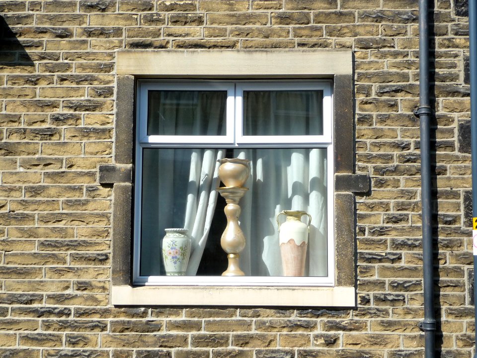 Windows in Skipton 08