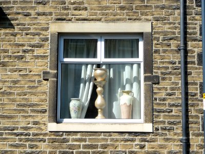 Windows in Skipton 08
