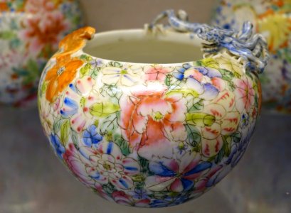 Wine pot, China, 18th century AD, porcelain - Museum of Vietnamese History - Ho Chi Minh City - DSC06228
