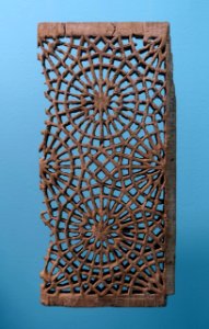 Window lattice, fragment, Pakistan, Lahore, 15th century AD, wood - Linden-Museum - Stuttgart, Germany - DSC03883