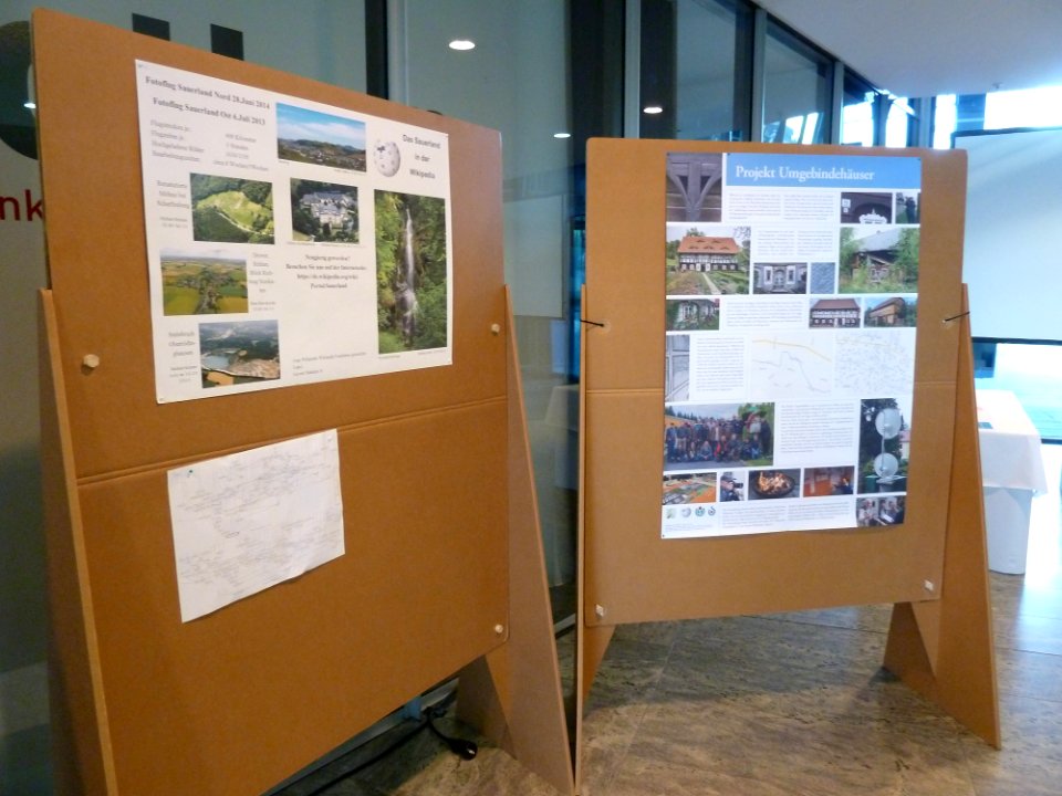 WikiCon 2014-Informationstafeln im Foyer (5)