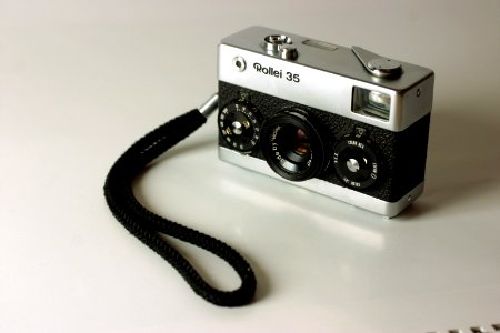 Wikicommons kamera rollei35 rrt877 photo