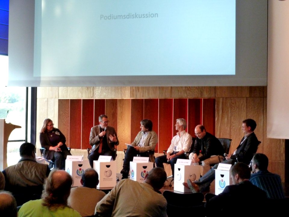WikiCon 2014-Podiumsdiskussion im Festsaal-Wikipedia & Wissenschaft (2)