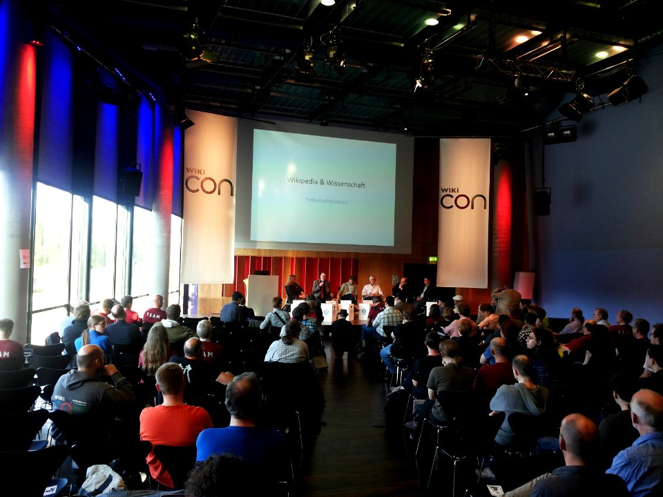 WikiCon 2014-Podiumsdiskussion im Festsaal-Wikipedia & Wissenschaft (1)