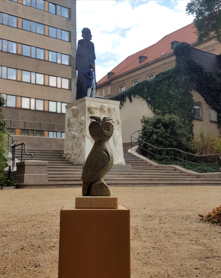 WikiCon 2017-WikiEule in Leipzig (7a) (cropped)