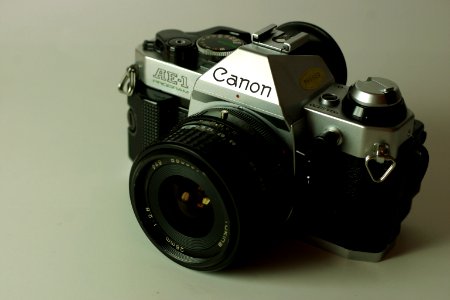 Wikicommons canon ae-1 program tokina rrt877 photo