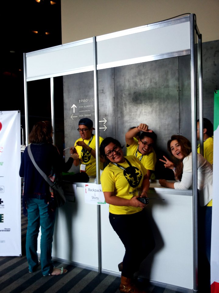 Wikimania 2015-Wednesday-Shirt-backpack desk (1)
