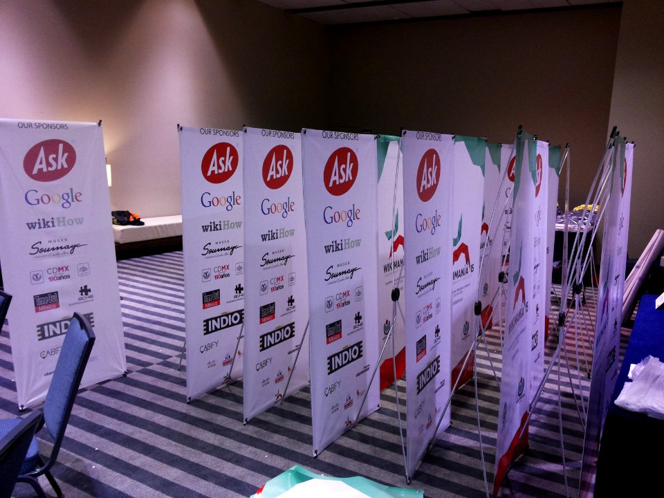 Wikimania 2015-Wednesday-Standing banners ready to be placed