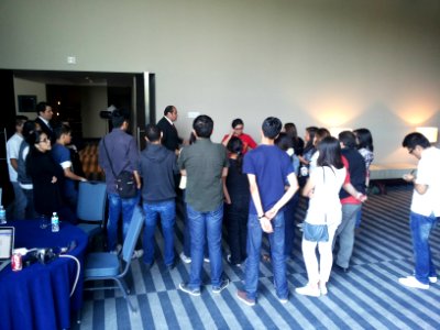 Wikimania 2015-Tuesday-Volunteers get instructions (2)