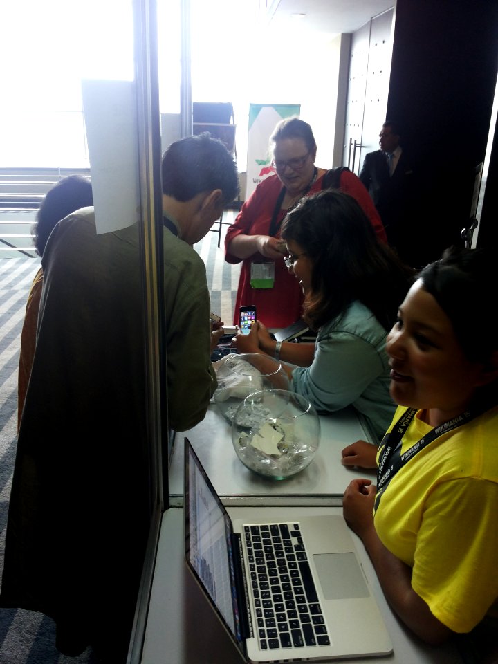 Wikimania 2015-Thursday-Wikipedia store (3)