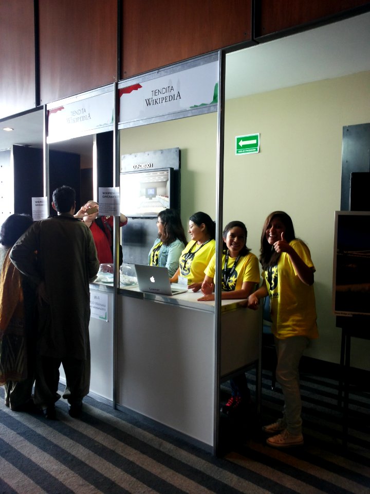 Wikimania 2015-Thursday-Wikipedia store (2)