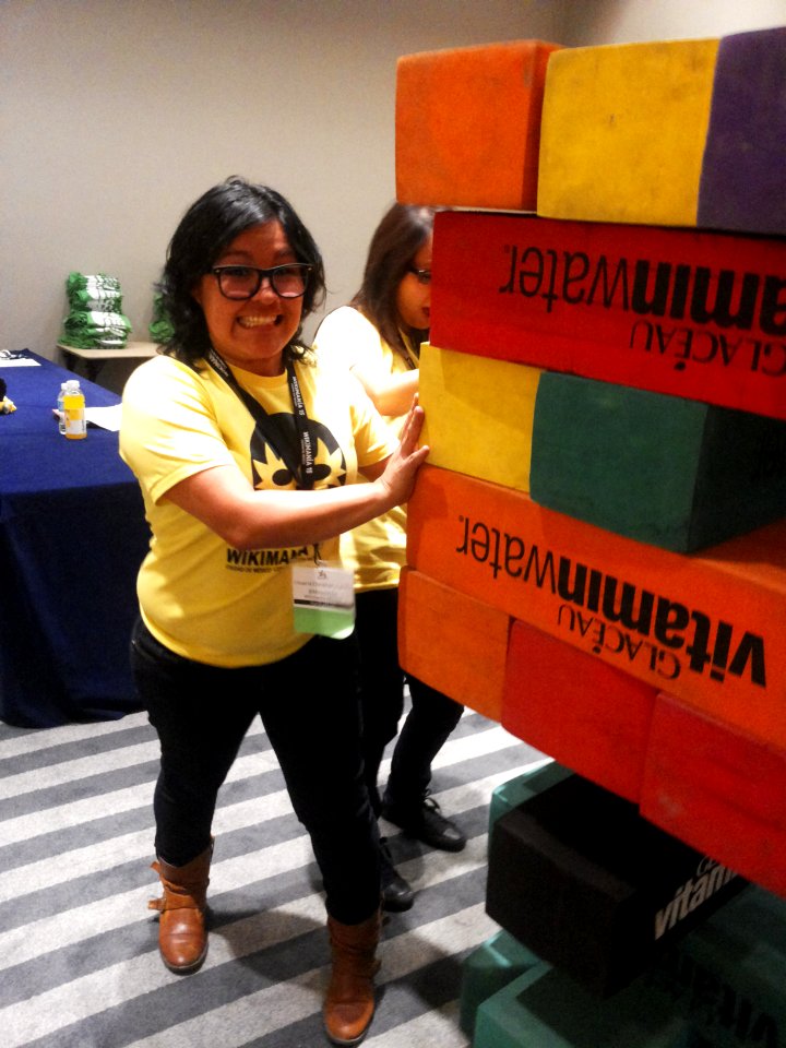 Wikimania 2015-Wednesday-Volunteers play Weasel-Jenga (22)