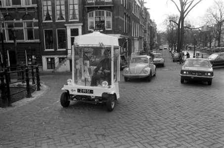 Wikartstation Amstelveld, Amsterdam, witkarren in het verkeer, Bestanddeelnr 927-0753