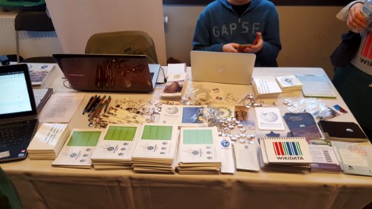 Wikimedia stand FOSDEM 2016 (9)