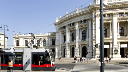 Wien Linie D 19 Rathausplatz a