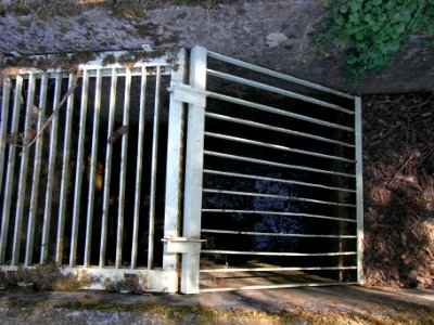 Wiesbach Zufluss Pfaffenthal in Verrohrung R0015846